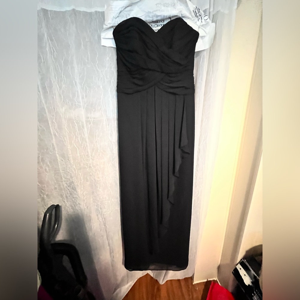 Formal strapless black dress